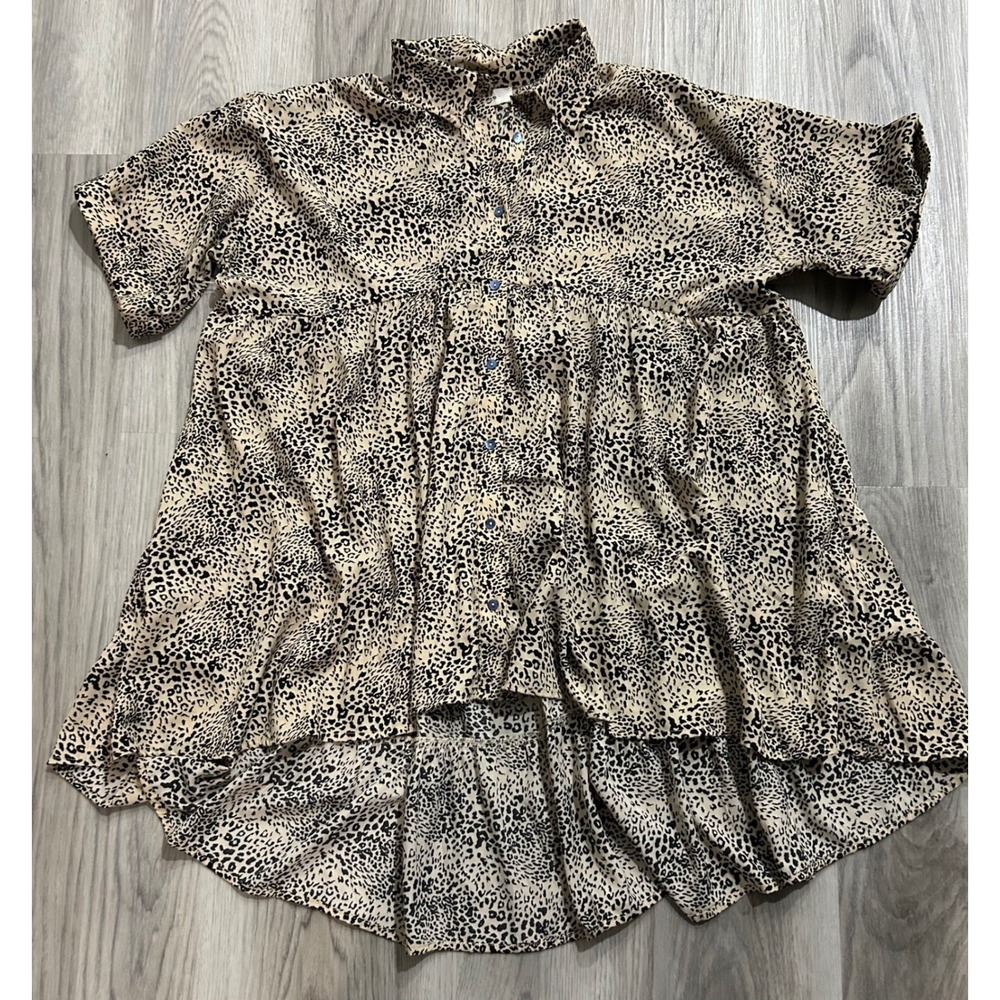 Entro Leopard Print High-Low Babydoll Button Down Top Small boho Tan Black big‎